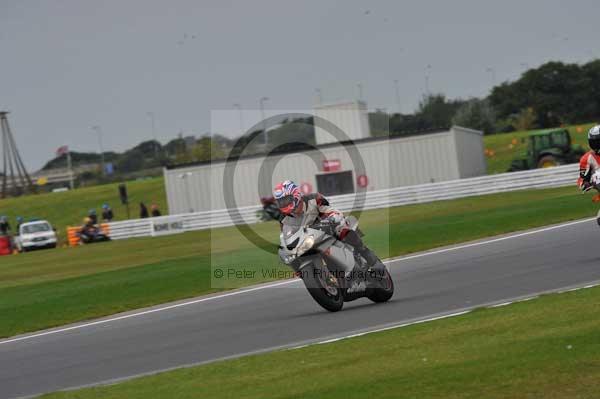 Motorcycle action photographs;Ty croes;anglesey;anglesey photographs;event digital images;eventdigitalimages;no limits trackday;peter wileman photography;trac mon;trackday;trackday digital images;trackday photos