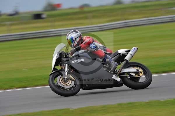 Motorcycle action photographs;Ty croes;anglesey;anglesey photographs;event digital images;eventdigitalimages;no limits trackday;peter wileman photography;trac mon;trackday;trackday digital images;trackday photos