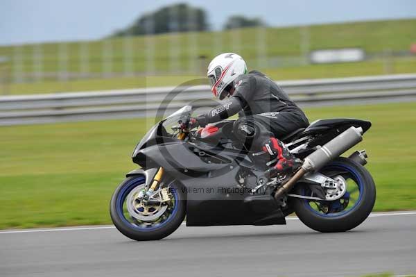 Motorcycle action photographs;Ty croes;anglesey;anglesey photographs;event digital images;eventdigitalimages;no limits trackday;peter wileman photography;trac mon;trackday;trackday digital images;trackday photos