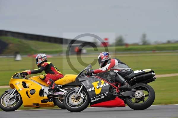 Motorcycle action photographs;Ty croes;anglesey;anglesey photographs;event digital images;eventdigitalimages;no limits trackday;peter wileman photography;trac mon;trackday;trackday digital images;trackday photos