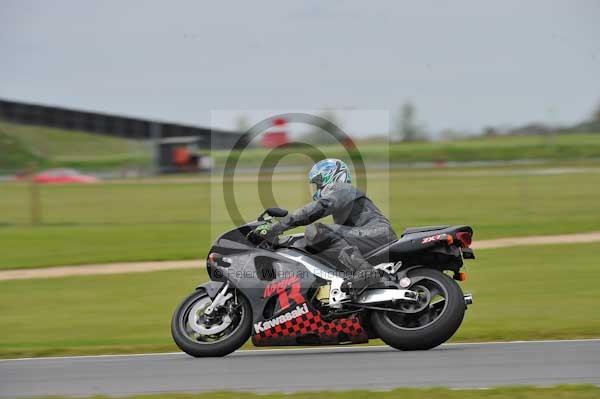 Motorcycle action photographs;Ty croes;anglesey;anglesey photographs;event digital images;eventdigitalimages;no limits trackday;peter wileman photography;trac mon;trackday;trackday digital images;trackday photos