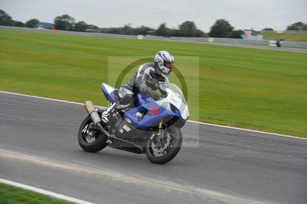 Motorcycle action photographs;Ty croes;anglesey;anglesey photographs;event digital images;eventdigitalimages;no limits trackday;peter wileman photography;trac mon;trackday;trackday digital images;trackday photos