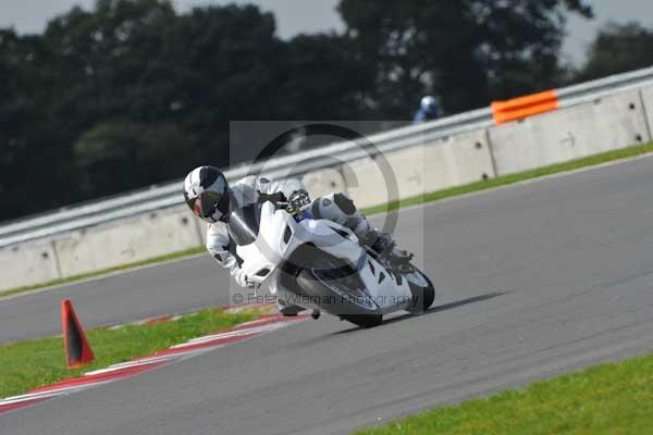 Motorcycle action photographs;Ty croes;anglesey;anglesey photographs;event digital images;eventdigitalimages;no limits trackday;peter wileman photography;trac mon;trackday;trackday digital images;trackday photos