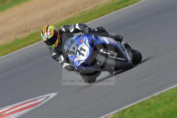 Motorcycle action photographs;Ty croes;anglesey;anglesey photographs;event digital images;eventdigitalimages;no limits trackday;peter wileman photography;trac mon;trackday;trackday digital images;trackday photos