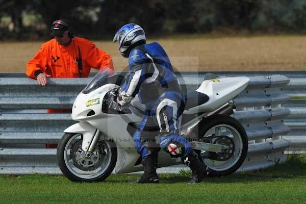 Motorcycle action photographs;Ty croes;anglesey;anglesey photographs;event digital images;eventdigitalimages;no limits trackday;peter wileman photography;trac mon;trackday;trackday digital images;trackday photos