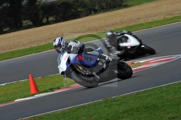 Motorcycle action photographs;Ty croes;anglesey;anglesey photographs;event digital images;eventdigitalimages;no limits trackday;peter wileman photography;trac mon;trackday;trackday digital images;trackday photos