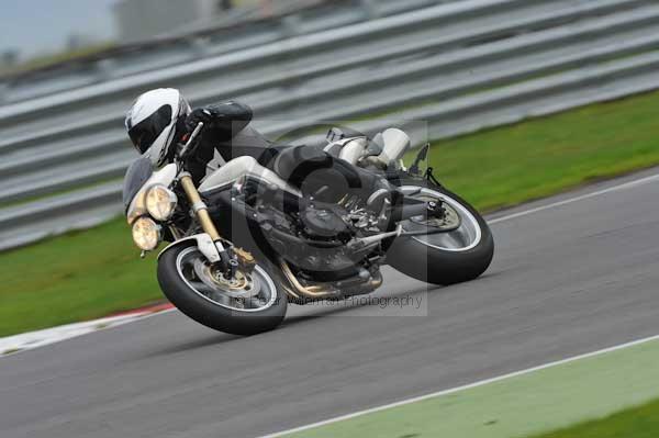 Motorcycle action photographs;Ty croes;anglesey;anglesey photographs;event digital images;eventdigitalimages;no limits trackday;peter wileman photography;trac mon;trackday;trackday digital images;trackday photos