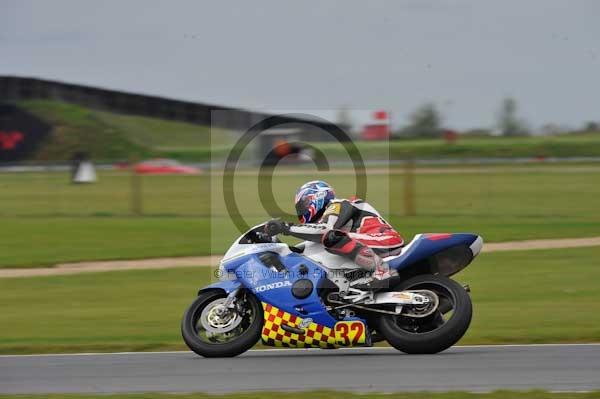 Motorcycle action photographs;Ty croes;anglesey;anglesey photographs;event digital images;eventdigitalimages;no limits trackday;peter wileman photography;trac mon;trackday;trackday digital images;trackday photos