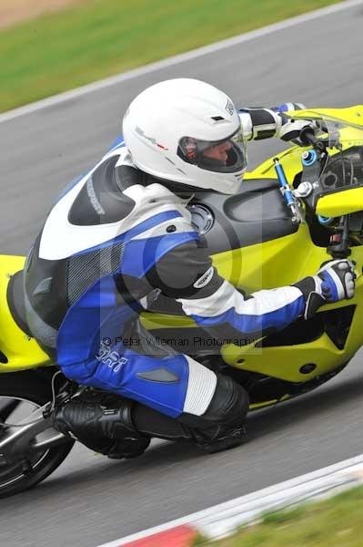 Motorcycle action photographs;Ty croes;anglesey;anglesey photographs;event digital images;eventdigitalimages;no limits trackday;peter wileman photography;trac mon;trackday;trackday digital images;trackday photos