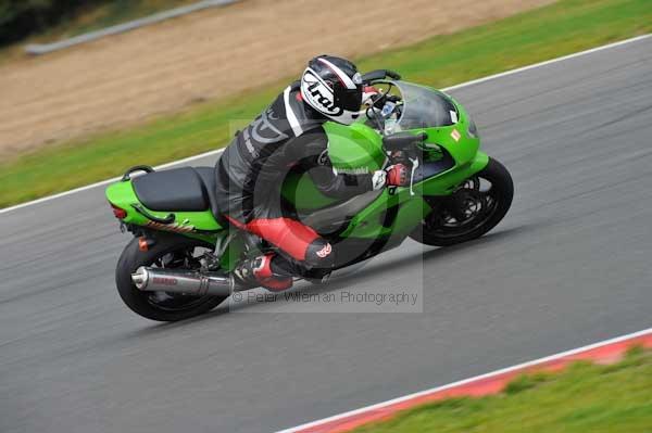 Motorcycle action photographs;Ty croes;anglesey;anglesey photographs;event digital images;eventdigitalimages;no limits trackday;peter wileman photography;trac mon;trackday;trackday digital images;trackday photos