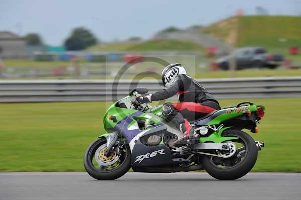 Motorcycle action photographs;Ty croes;anglesey;anglesey photographs;event digital images;eventdigitalimages;no limits trackday;peter wileman photography;trac mon;trackday;trackday digital images;trackday photos