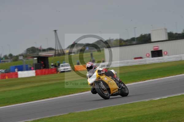 Motorcycle action photographs;Ty croes;anglesey;anglesey photographs;event digital images;eventdigitalimages;no limits trackday;peter wileman photography;trac mon;trackday;trackday digital images;trackday photos