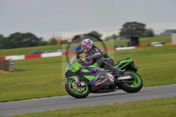 Motorcycle action photographs;Ty croes;anglesey;anglesey photographs;event digital images;eventdigitalimages;no limits trackday;peter wileman photography;trac mon;trackday;trackday digital images;trackday photos