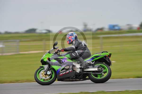 Motorcycle action photographs;Ty croes;anglesey;anglesey photographs;event digital images;eventdigitalimages;no limits trackday;peter wileman photography;trac mon;trackday;trackday digital images;trackday photos