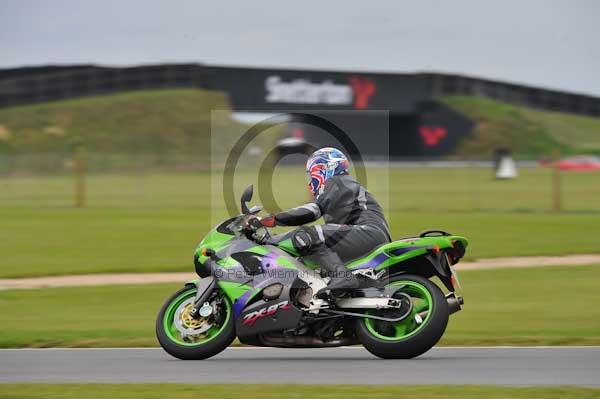 Motorcycle action photographs;Ty croes;anglesey;anglesey photographs;event digital images;eventdigitalimages;no limits trackday;peter wileman photography;trac mon;trackday;trackday digital images;trackday photos