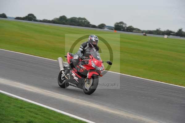 Motorcycle action photographs;Ty croes;anglesey;anglesey photographs;event digital images;eventdigitalimages;no limits trackday;peter wileman photography;trac mon;trackday;trackday digital images;trackday photos