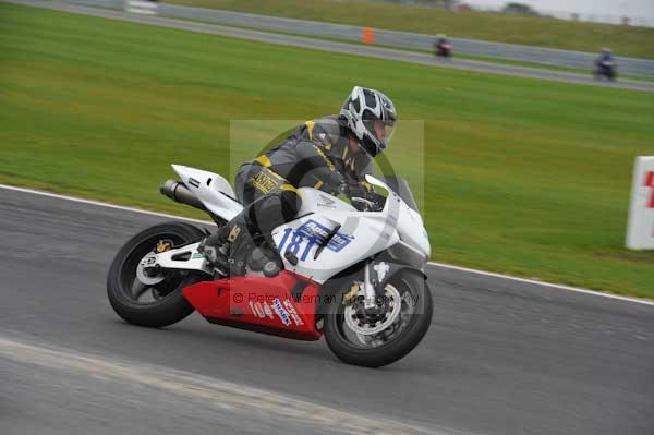 Motorcycle action photographs;Ty croes;anglesey;anglesey photographs;event digital images;eventdigitalimages;no limits trackday;peter wileman photography;trac mon;trackday;trackday digital images;trackday photos