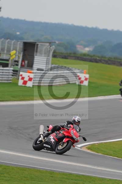 Motorcycle action photographs;Ty croes;anglesey;anglesey photographs;event digital images;eventdigitalimages;no limits trackday;peter wileman photography;trac mon;trackday;trackday digital images;trackday photos