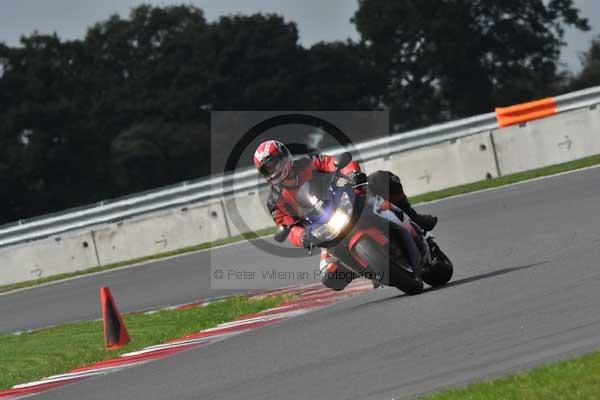 Motorcycle action photographs;Ty croes;anglesey;anglesey photographs;event digital images;eventdigitalimages;no limits trackday;peter wileman photography;trac mon;trackday;trackday digital images;trackday photos