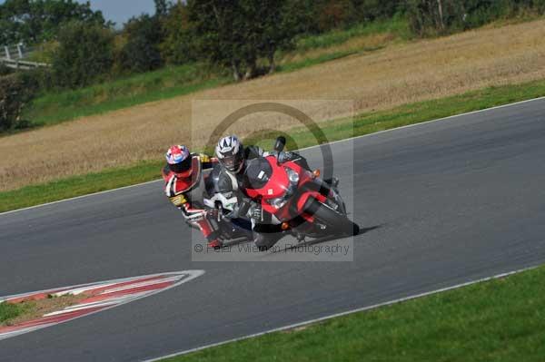 Motorcycle action photographs;Ty croes;anglesey;anglesey photographs;event digital images;eventdigitalimages;no limits trackday;peter wileman photography;trac mon;trackday;trackday digital images;trackday photos