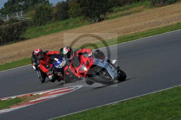 Motorcycle action photographs;Ty croes;anglesey;anglesey photographs;event digital images;eventdigitalimages;no limits trackday;peter wileman photography;trac mon;trackday;trackday digital images;trackday photos