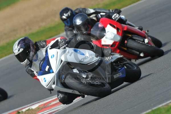 Motorcycle action photographs;Ty croes;anglesey;anglesey photographs;event digital images;eventdigitalimages;no limits trackday;peter wileman photography;trac mon;trackday;trackday digital images;trackday photos