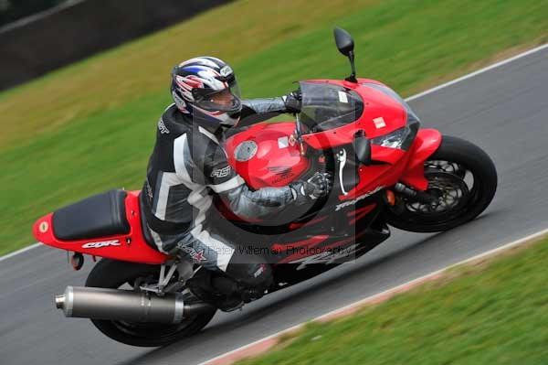 Motorcycle action photographs;Ty croes;anglesey;anglesey photographs;event digital images;eventdigitalimages;no limits trackday;peter wileman photography;trac mon;trackday;trackday digital images;trackday photos