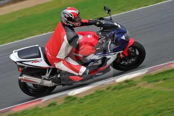 Motorcycle action photographs;Ty croes;anglesey;anglesey photographs;event digital images;eventdigitalimages;no limits trackday;peter wileman photography;trac mon;trackday;trackday digital images;trackday photos