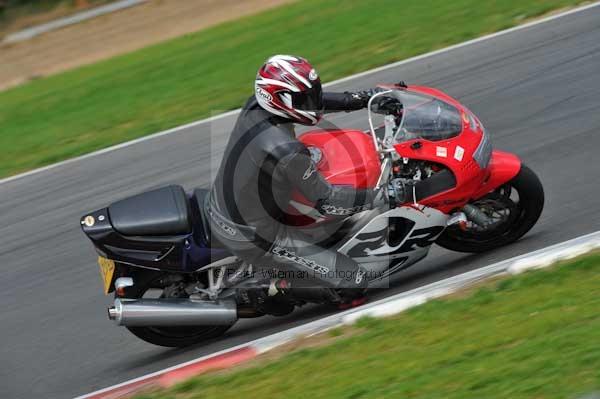 Motorcycle action photographs;Ty croes;anglesey;anglesey photographs;event digital images;eventdigitalimages;no limits trackday;peter wileman photography;trac mon;trackday;trackday digital images;trackday photos