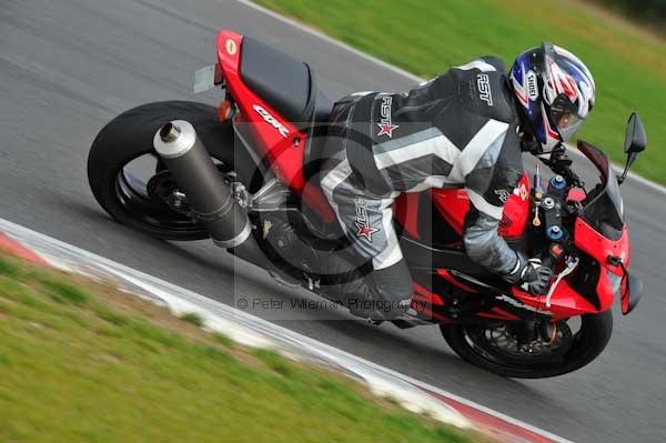 Motorcycle action photographs;Ty croes;anglesey;anglesey photographs;event digital images;eventdigitalimages;no limits trackday;peter wileman photography;trac mon;trackday;trackday digital images;trackday photos