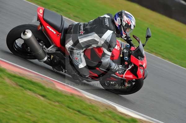 Motorcycle action photographs;Ty croes;anglesey;anglesey photographs;event digital images;eventdigitalimages;no limits trackday;peter wileman photography;trac mon;trackday;trackday digital images;trackday photos