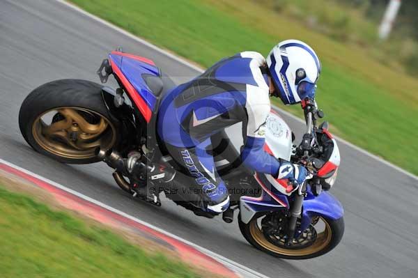 Motorcycle action photographs;Ty croes;anglesey;anglesey photographs;event digital images;eventdigitalimages;no limits trackday;peter wileman photography;trac mon;trackday;trackday digital images;trackday photos