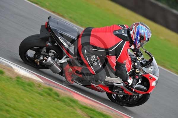 Motorcycle action photographs;Ty croes;anglesey;anglesey photographs;event digital images;eventdigitalimages;no limits trackday;peter wileman photography;trac mon;trackday;trackday digital images;trackday photos