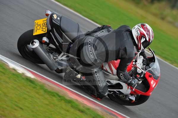 Motorcycle action photographs;Ty croes;anglesey;anglesey photographs;event digital images;eventdigitalimages;no limits trackday;peter wileman photography;trac mon;trackday;trackday digital images;trackday photos