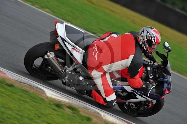 Motorcycle action photographs;Ty croes;anglesey;anglesey photographs;event digital images;eventdigitalimages;no limits trackday;peter wileman photography;trac mon;trackday;trackday digital images;trackday photos