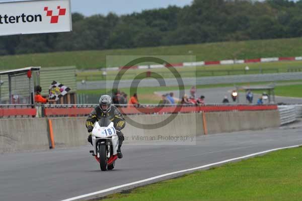 Motorcycle action photographs;Ty croes;anglesey;anglesey photographs;event digital images;eventdigitalimages;no limits trackday;peter wileman photography;trac mon;trackday;trackday digital images;trackday photos