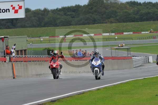 Motorcycle action photographs;Ty croes;anglesey;anglesey photographs;event digital images;eventdigitalimages;no limits trackday;peter wileman photography;trac mon;trackday;trackday digital images;trackday photos