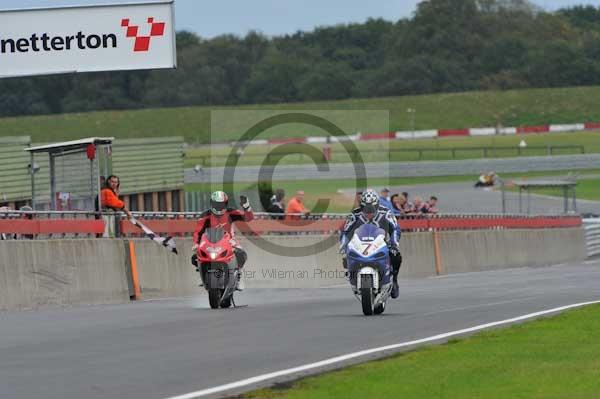 Motorcycle action photographs;Ty croes;anglesey;anglesey photographs;event digital images;eventdigitalimages;no limits trackday;peter wileman photography;trac mon;trackday;trackday digital images;trackday photos