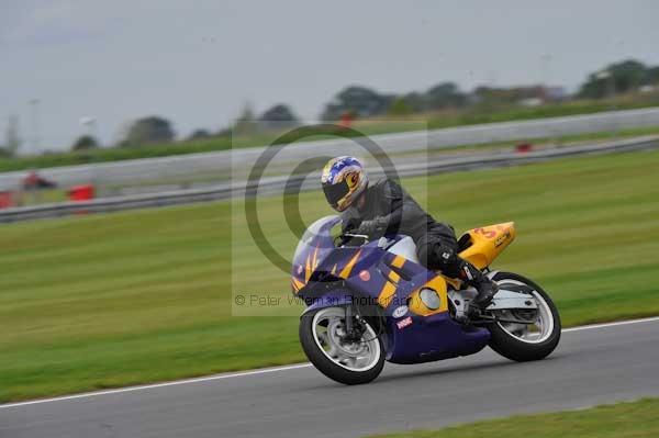 Motorcycle action photographs;Ty croes;anglesey;anglesey photographs;event digital images;eventdigitalimages;no limits trackday;peter wileman photography;trac mon;trackday;trackday digital images;trackday photos