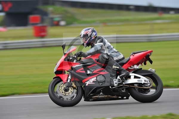 Motorcycle action photographs;Ty croes;anglesey;anglesey photographs;event digital images;eventdigitalimages;no limits trackday;peter wileman photography;trac mon;trackday;trackday digital images;trackday photos