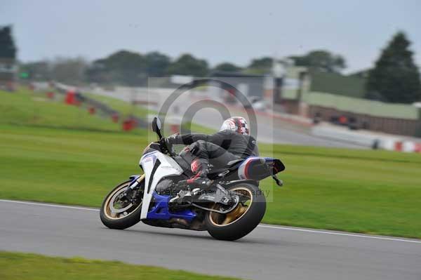 Motorcycle action photographs;Ty croes;anglesey;anglesey photographs;event digital images;eventdigitalimages;no limits trackday;peter wileman photography;trac mon;trackday;trackday digital images;trackday photos