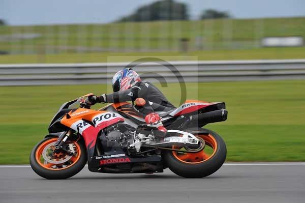 Motorcycle action photographs;Ty croes;anglesey;anglesey photographs;event digital images;eventdigitalimages;no limits trackday;peter wileman photography;trac mon;trackday;trackday digital images;trackday photos