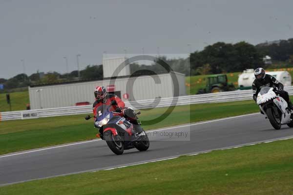 Motorcycle action photographs;Ty croes;anglesey;anglesey photographs;event digital images;eventdigitalimages;no limits trackday;peter wileman photography;trac mon;trackday;trackday digital images;trackday photos