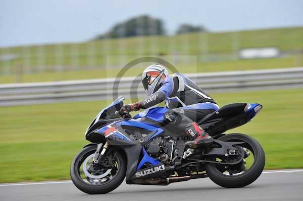 Motorcycle action photographs;Ty croes;anglesey;anglesey photographs;event digital images;eventdigitalimages;no limits trackday;peter wileman photography;trac mon;trackday;trackday digital images;trackday photos