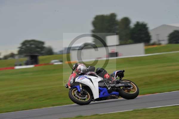 Motorcycle action photographs;Ty croes;anglesey;anglesey photographs;event digital images;eventdigitalimages;no limits trackday;peter wileman photography;trac mon;trackday;trackday digital images;trackday photos