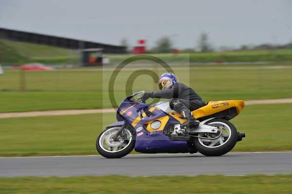 Motorcycle action photographs;Ty croes;anglesey;anglesey photographs;event digital images;eventdigitalimages;no limits trackday;peter wileman photography;trac mon;trackday;trackday digital images;trackday photos