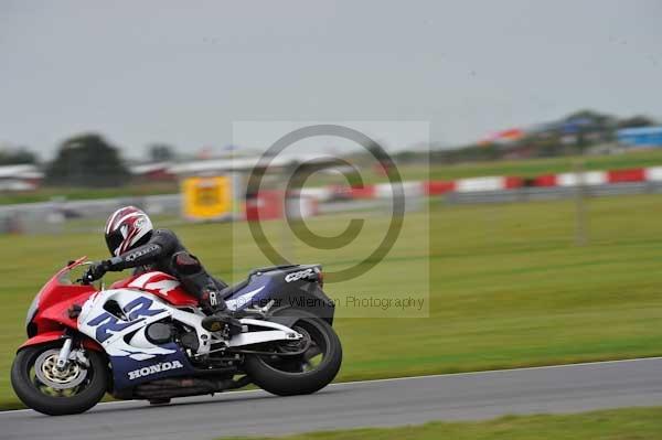 Motorcycle action photographs;Ty croes;anglesey;anglesey photographs;event digital images;eventdigitalimages;no limits trackday;peter wileman photography;trac mon;trackday;trackday digital images;trackday photos