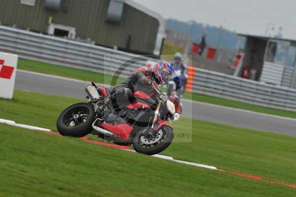 Motorcycle action photographs;Ty croes;anglesey;anglesey photographs;event digital images;eventdigitalimages;no limits trackday;peter wileman photography;trac mon;trackday;trackday digital images;trackday photos