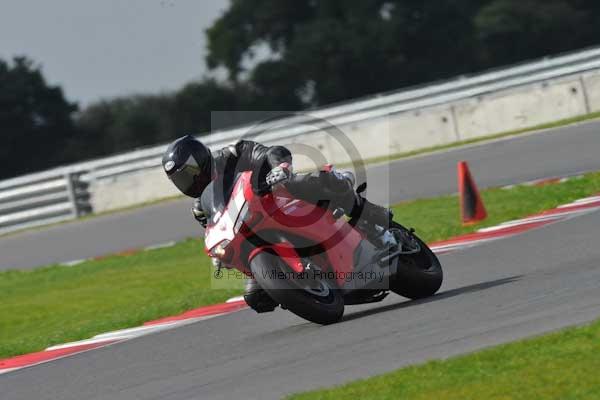 Motorcycle action photographs;Ty croes;anglesey;anglesey photographs;event digital images;eventdigitalimages;no limits trackday;peter wileman photography;trac mon;trackday;trackday digital images;trackday photos