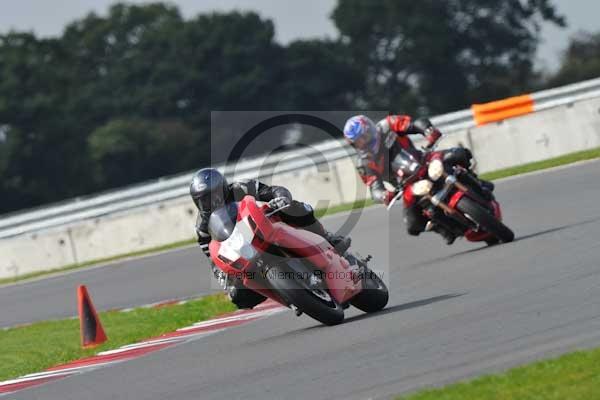 Motorcycle action photographs;Ty croes;anglesey;anglesey photographs;event digital images;eventdigitalimages;no limits trackday;peter wileman photography;trac mon;trackday;trackday digital images;trackday photos